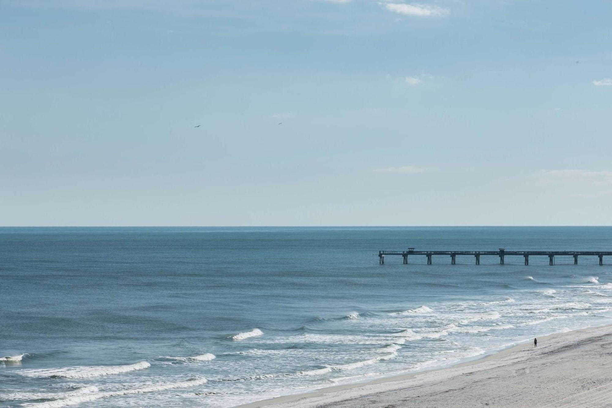 Hampton Inn Oceanfront Jacksonville Beach Exterior photo